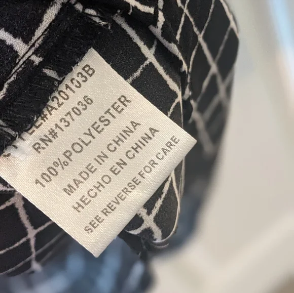 🌸 Sheer Strappy Top - Picture 3 of 6